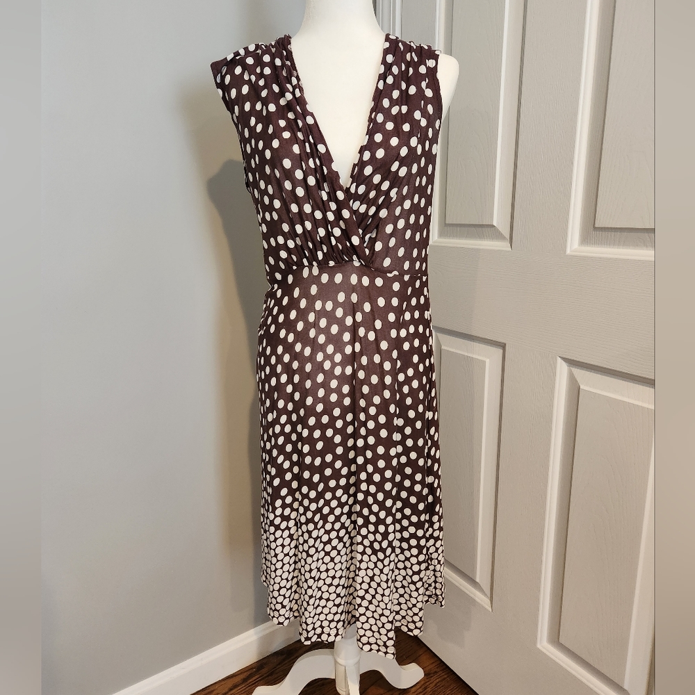 Polka-dot v-neck dress